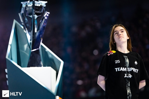 传闻： 100 Thieves 接近签下瑞典天才poiii